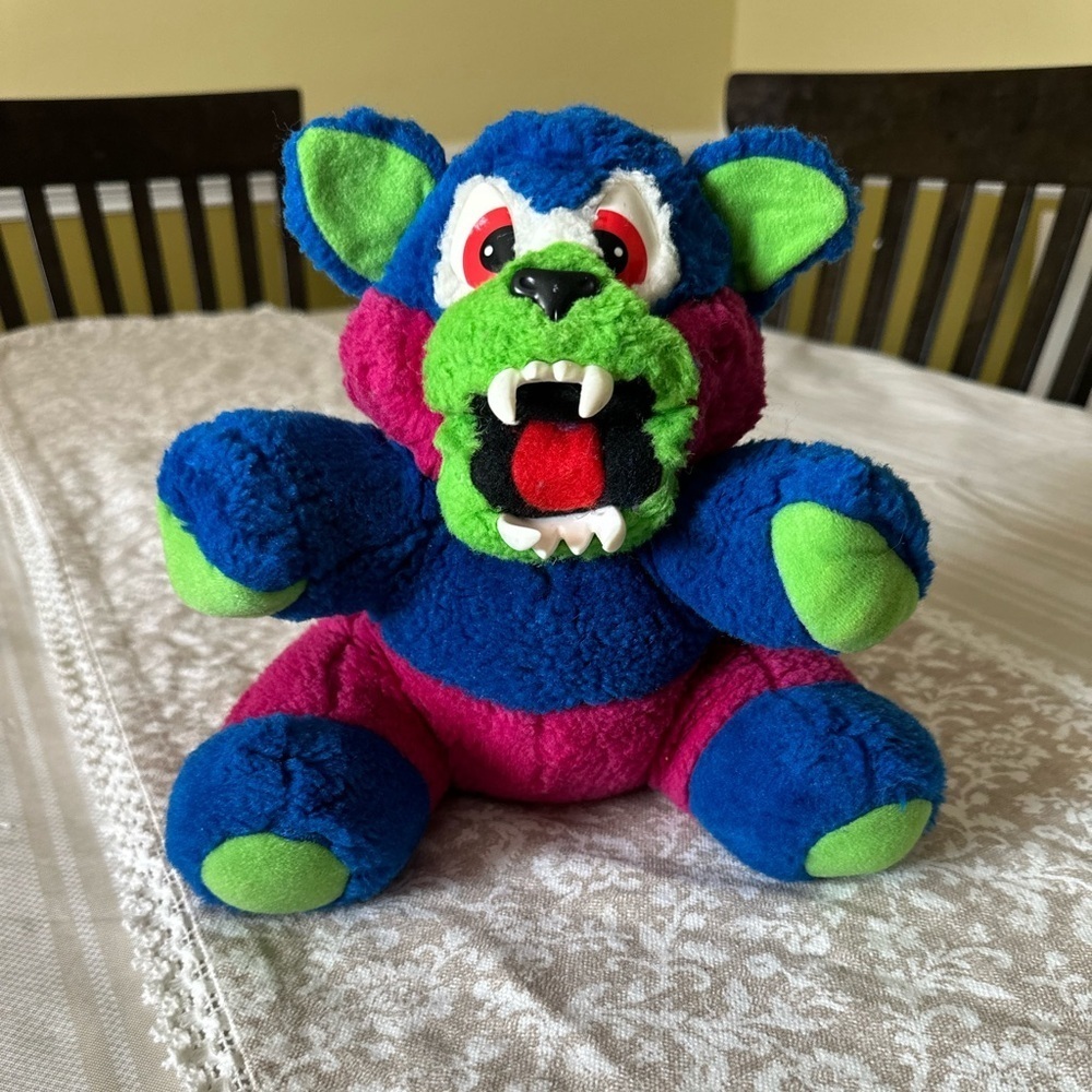 Vintage 1991 George Nicholas Beasty Bear plush lovey